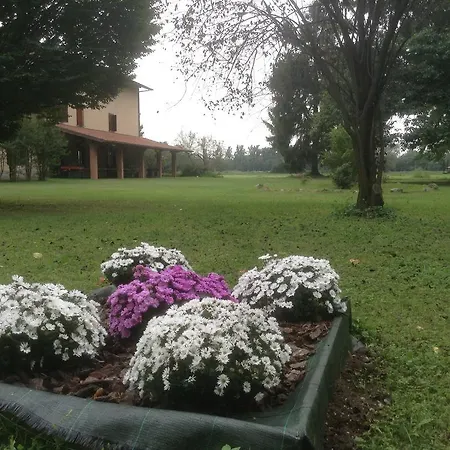 Cascina Paradiso Frühstückspension Robecchetto con Induno